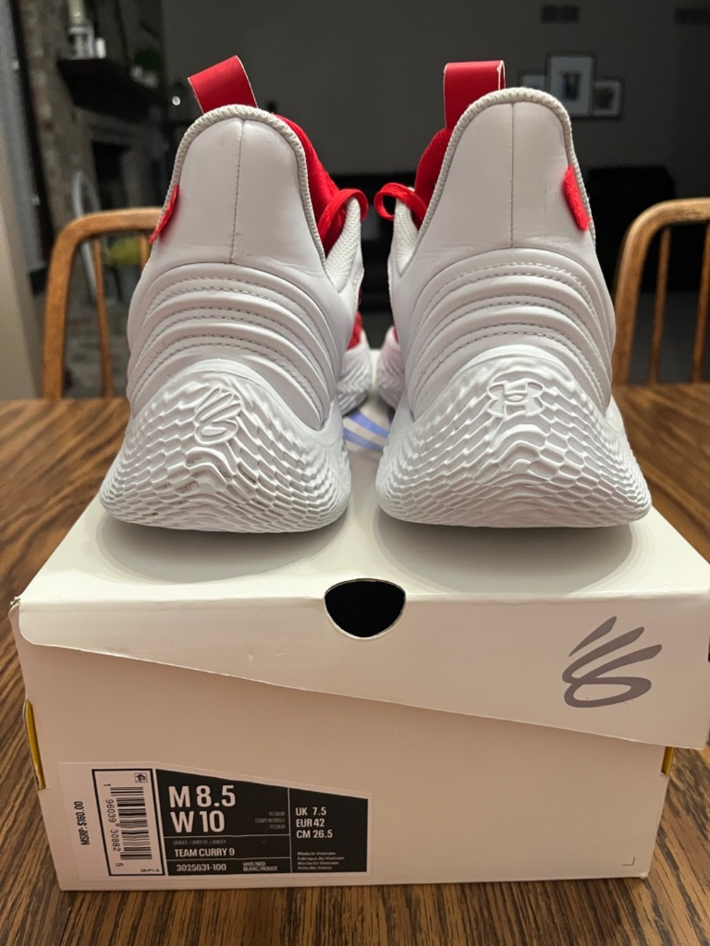 UA Team Curry Sneaker - Picture 5 of 10